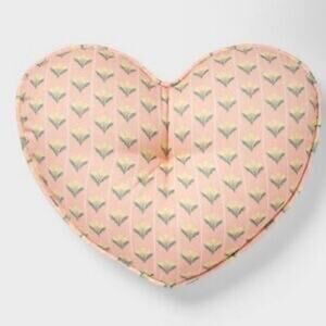Decorative heart pillows target set of 2 in mint condition